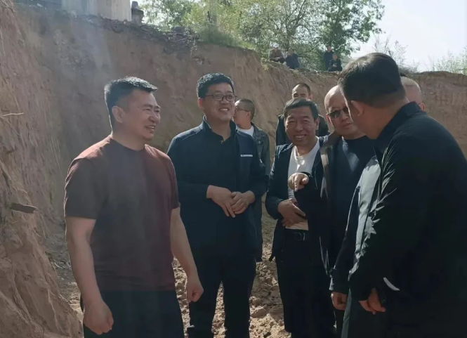 <b>榆林神木市一村民在自家房屋取土挖到西汉古墓葬  </b>