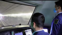 <b>西安地铁14号线列车首次“热滑”试验 全运会前开通初期运营</b>