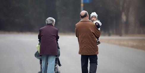 <b>西安发布重污染天气黄色预警 建议儿童老年人减少户外活动</b>
