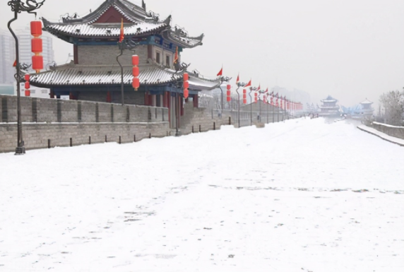 <b>西安部分地区积雪深度最厚达8厘米 市气象台继续发布道路结冰黄色预警信号</b>