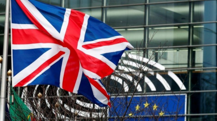 <b>英国脱欧协议正式生效 结束48年欧盟成员国身份</b>