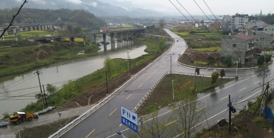 <b>安康汉阴：双乳镇至涧池镇公路工程顺利验收投入试运行</b>