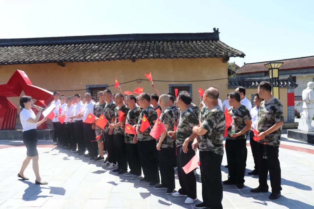 <b>汉中洋县、镇巴供电分公司组织开展庆祝“八一”建军节活动</b>