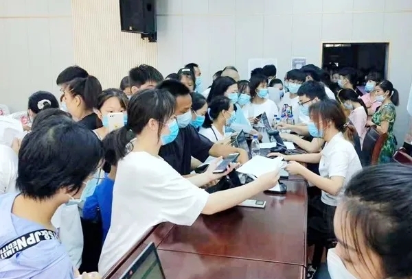 <b>汉滨区全面启动12至17岁人群新冠病毒疫苗接种工作</b>