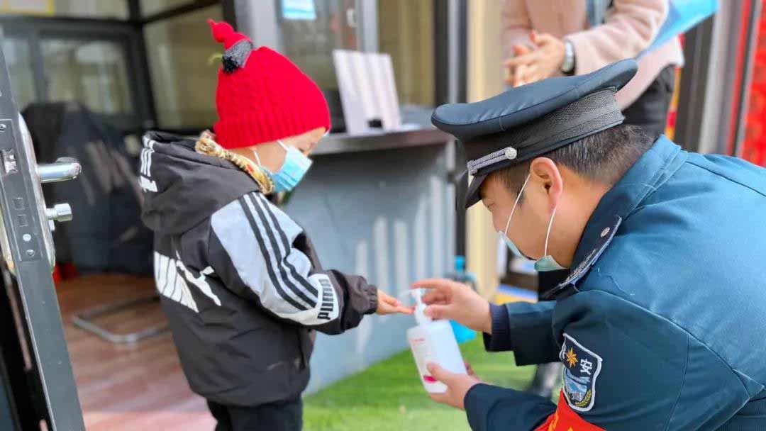 <b>“神兽”归笼 秦汉新城中小学和幼儿园入校报到</b>