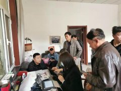 <b>工行榆林府谷新区支行组织网点人员深入矿区为工友送上暖心服务</b>