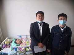 <b>工行榆林定边支行营业室为行动不便老人上门服务</b>