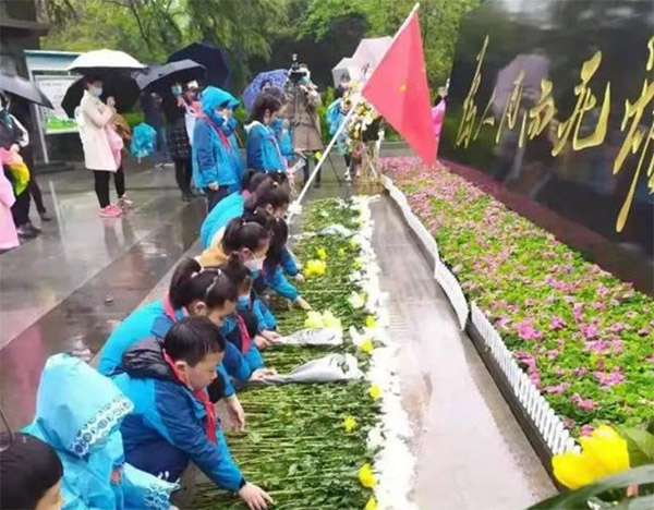 <b>西安市雁塔区吉祥路小学“名校+”共同体开展清明节主题祭祀活动</b>