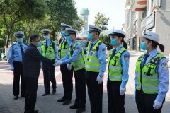 <b>雷江声看望慰问执勤一线青年民警 勉励青年民警继承和发扬“五四”精神</b>