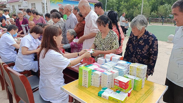 <b>免费发放药品300余盒 商州区人民医院组织开展义诊活动</b>