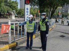 <b>“马路学堂”+志愿实践服务！汉中交警共谱文明交通新篇章 </b>