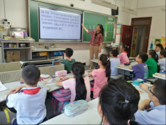 <b>赵月利：“经典咏流传”让学生心中有了让人敬重的家国情怀</b>