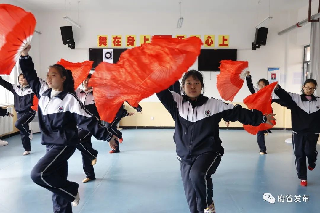 <b>榆林市府谷县：文明滋养校园 育人润物无声</b>