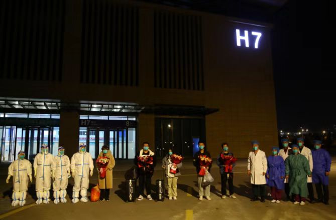 <b>榆林方舱医院已有59名患者康复出院</b>