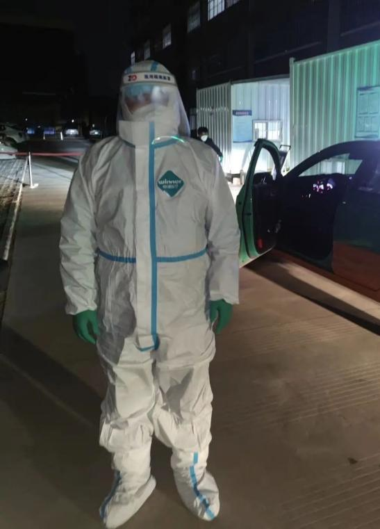 <b>昼夜兼程的“摆渡人”—榆阳区转运专班高飞同志先进事迹</b>