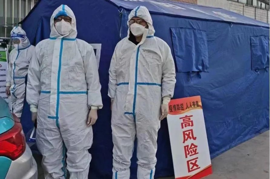<b>萤火微光 愿为其芒——榆林市榆阳“税务蓝”闪耀抗疫一线</b>
