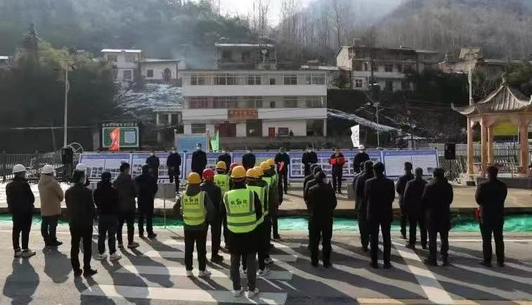 <b>345国道新建至宁陕公路实现路面贯通</b>