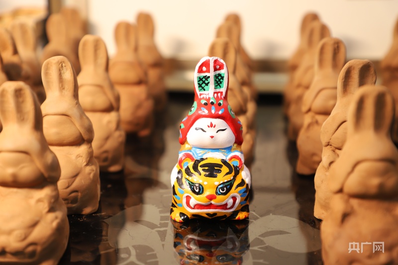 兔年寻兔丨一只“可以叫”的吉祥福兔 祝你兔年大吉