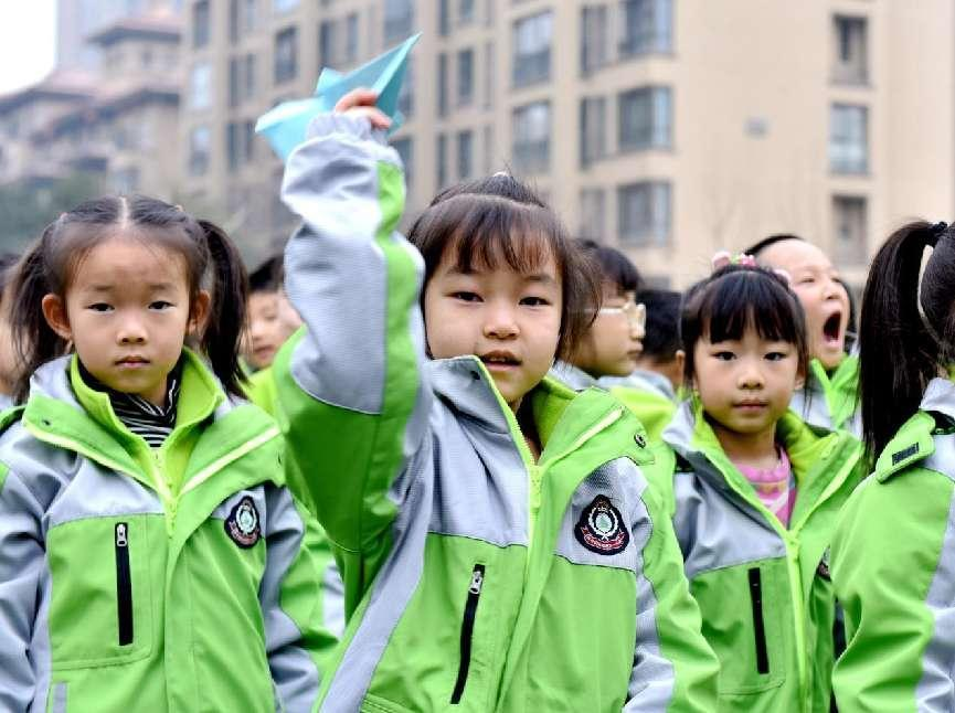 放飞“梦想纸飞机” 西安国际港务区春季开学首日仪式感满满
