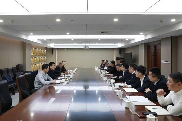 <b>榆林银保监分局局长吴凡一行深入神木农商银行调研指导工作</b>