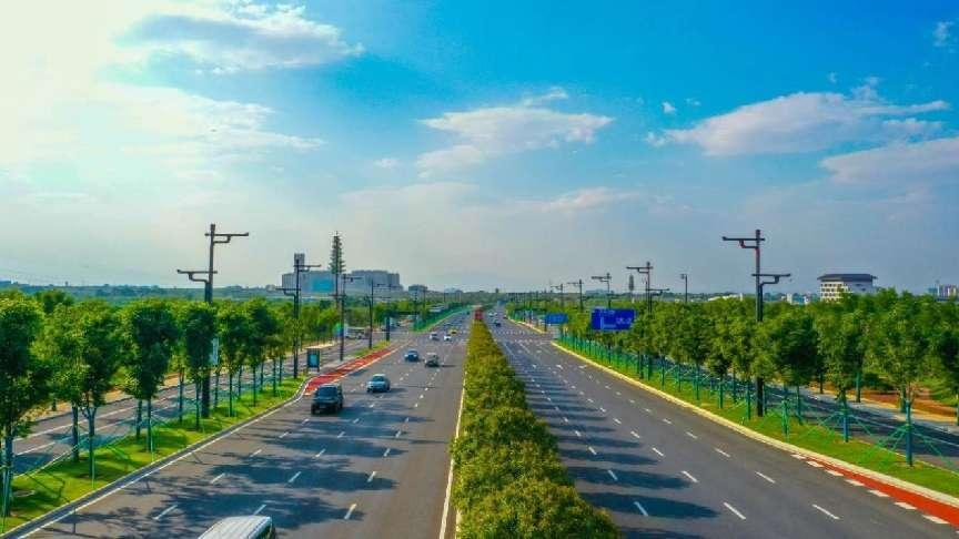 秦汉新城深入打好污染防治攻坚战 城市绿化率达70% ！