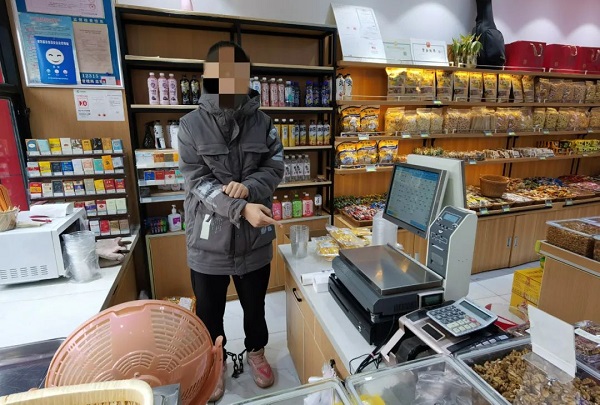 <b>汉中一男子盗窃10余起店面被抓</b>
