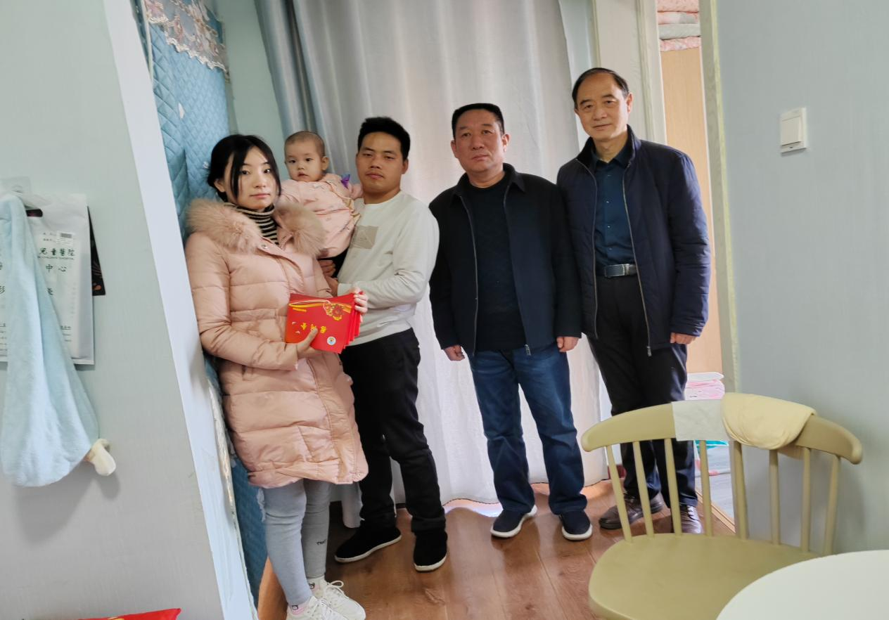 <b>暖心！商洛市一2岁女童患重病 爱心企业家捐款5万元  </b>