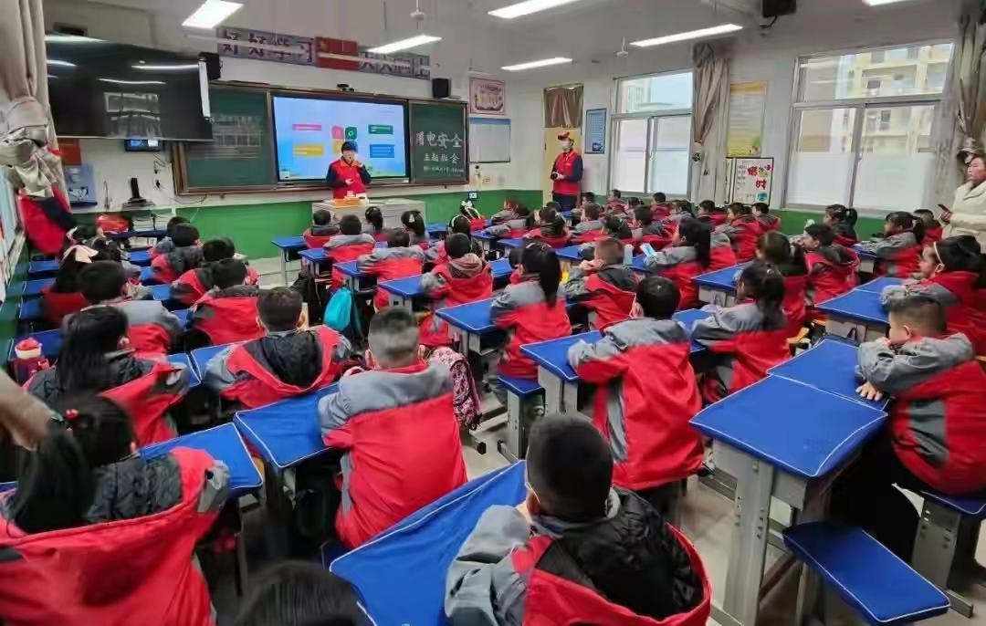 <b>国网榆林供电公司：走进开学第一课 普及用电安全知识</b>