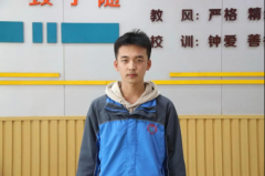<b>女子在学校门口被撞伤，咸阳两名学生全力以“护”</b>