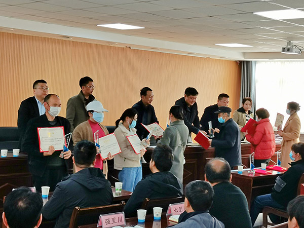 太白县咀头镇召开庆祝“三八”国际劳动妇女节暨“最美家庭”表彰大会