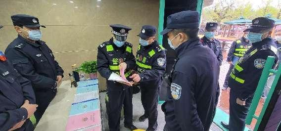 清明假期我在岗 守护平安“警”相随