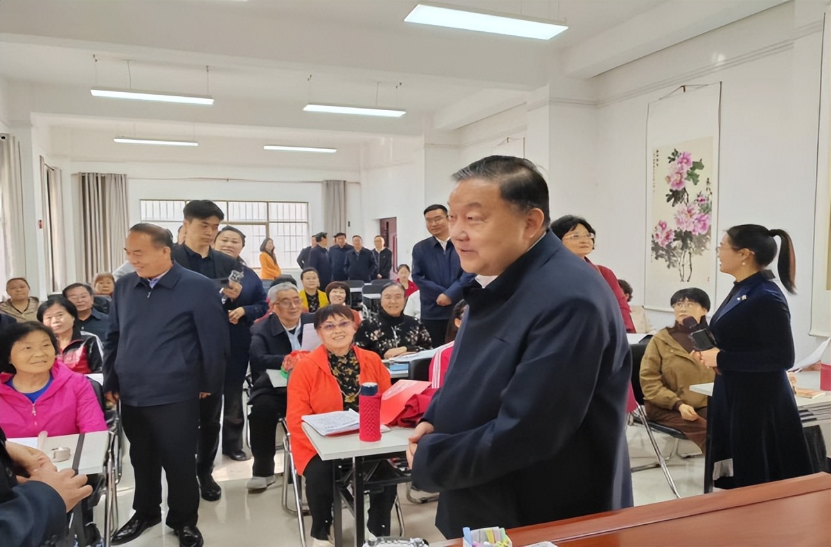 <b>省慈善协会点赞商洛市慈善老年大学</b>