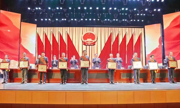 <b>国家税务总局靖边县税务局荣获“榆林市五一劳动奖状”</b>