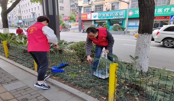 <b>汉滨区疾控中心扎实开展环境整治及义务大清扫活动</b>