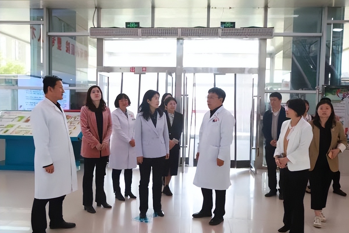 <b>陕西省妇联副主席张晓燕一行来榆阳区妇幼保健院开展调研</b>