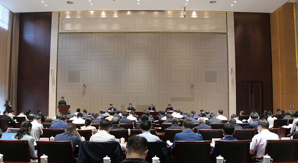<b>全省党政机关法律顾问工作推进会召开 刘强出席并讲话</b>