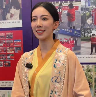 “不倒翁小姐姐”在首届陕西省网络文明大会上发出倡议