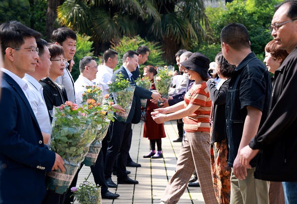 <b>安康市花卉领养文明实践公益活动启动</b>