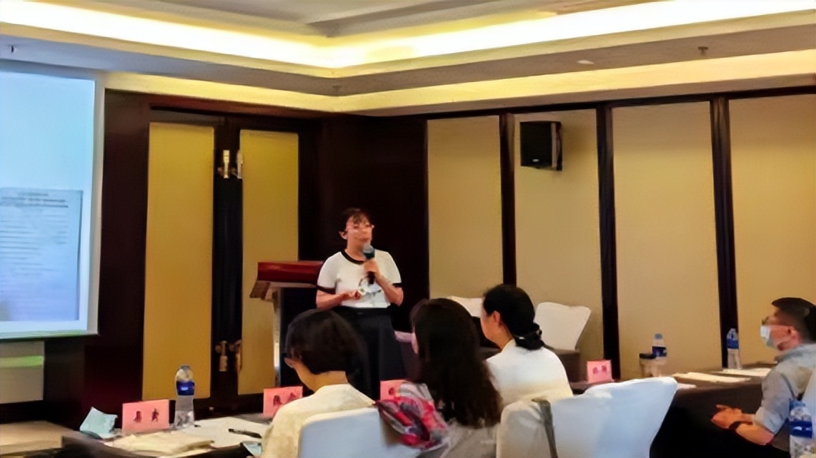 <b>榆林星元医院临床药师荣获“陕西省药品不良反应监测与评价培训讲师”资</b>