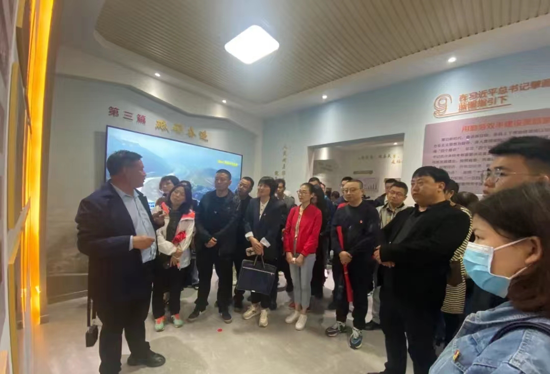<b>第九届西汉水·嘉陵江暨乡村振兴文学采风创作会议在汉中市略阳县举办</b>