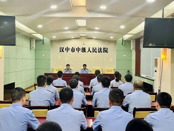 <b>汉中市中级人民法院深入开展全市法院司法警察“大练兵、大比武”活动</b>