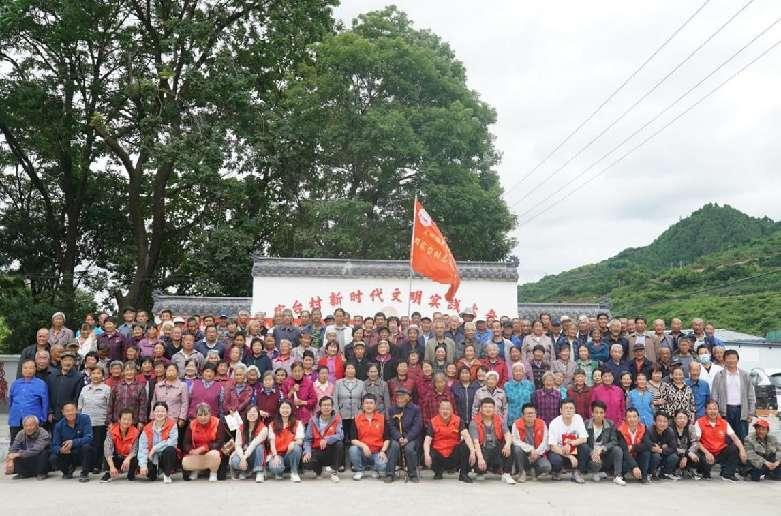 这个约定已延续4年！凤县邓家台村为百余名老人义务拍“端午”合照