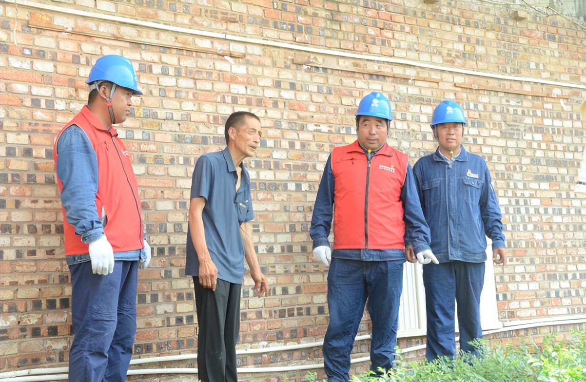 <b>国网榆林供电公司：上门走访勤排查 主动服务暖人心</b>