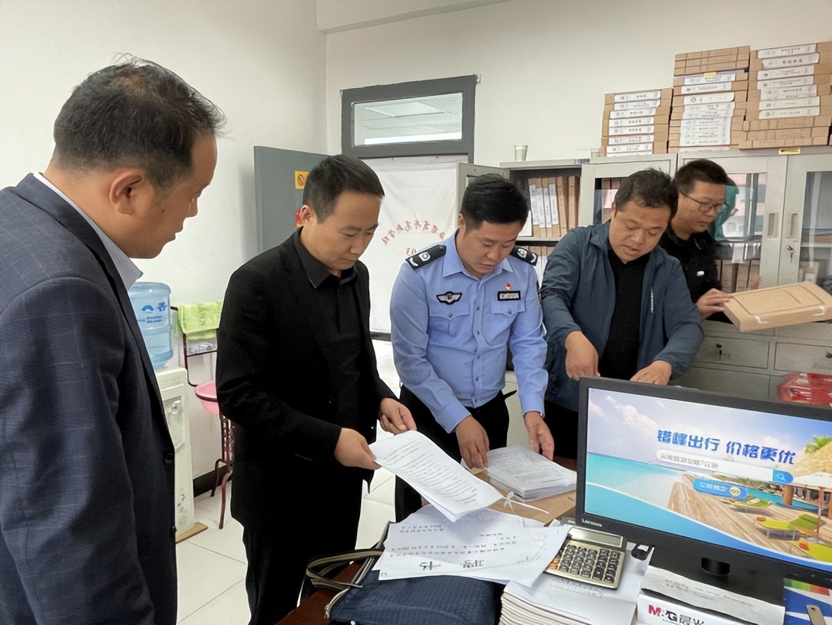 <b>商州区委普法办开展“法治校园建设”专项督查工作</b>