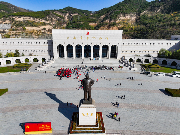 <b>沿着红色足迹·从胜利走向胜利丨延安精神是一本读不完的书  </b>