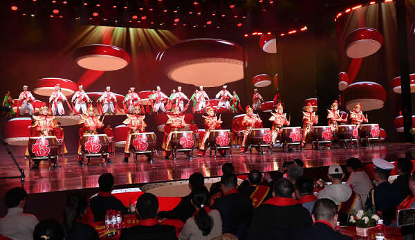 <b>龙腾陕北幸福年——2024陕北过大年春节联欢晚会在榆举行    </b>