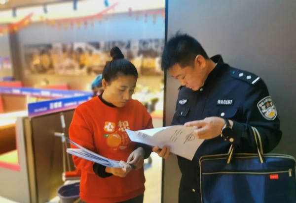 <b>靖边县公安局环食药侦大队:食品安全进校园 环食药侦大队在行动</b>