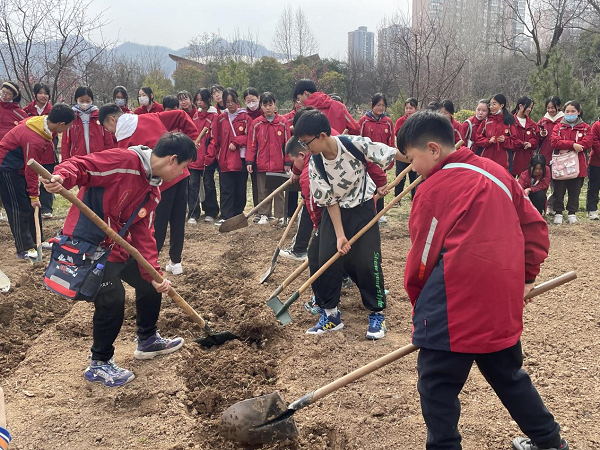 <b>“植”此青绿，不负春光! 宝鸡植物园举行主题植树节系列活动  </b>