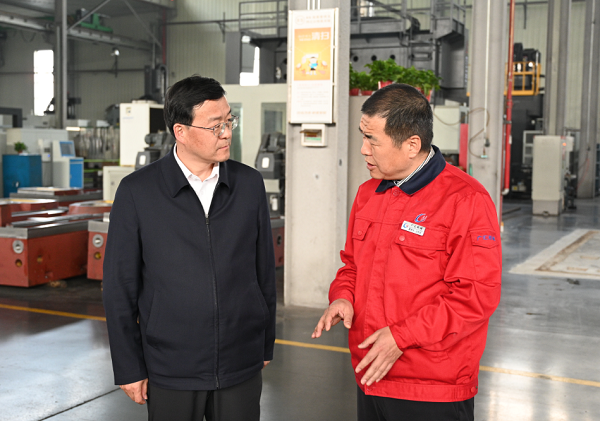 <b>宝鸡市委副书记、渭滨区委书记段小龙调研人才工作并主持召开座谈会</b>