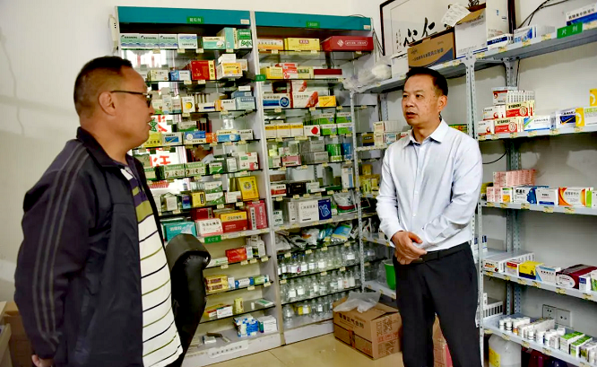 <b>商洛市商务局深入帮扶村开展调研工作     </b>